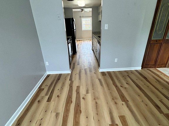 5th image of 23 Oak Dr