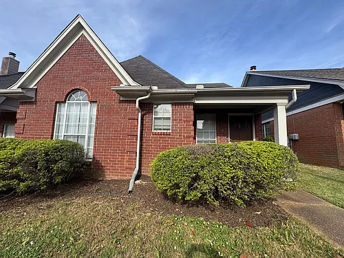 615 Ashley Glen Cir E Photo 1