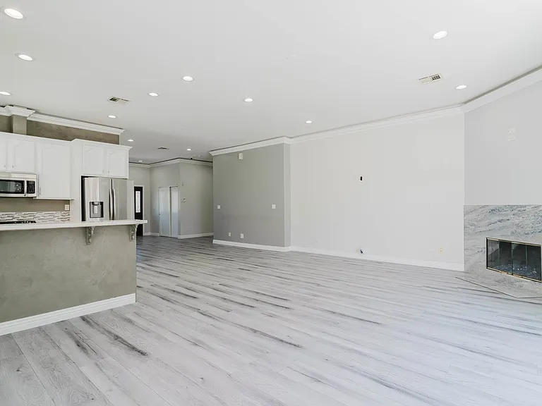 17908 Califa St — Photo 13