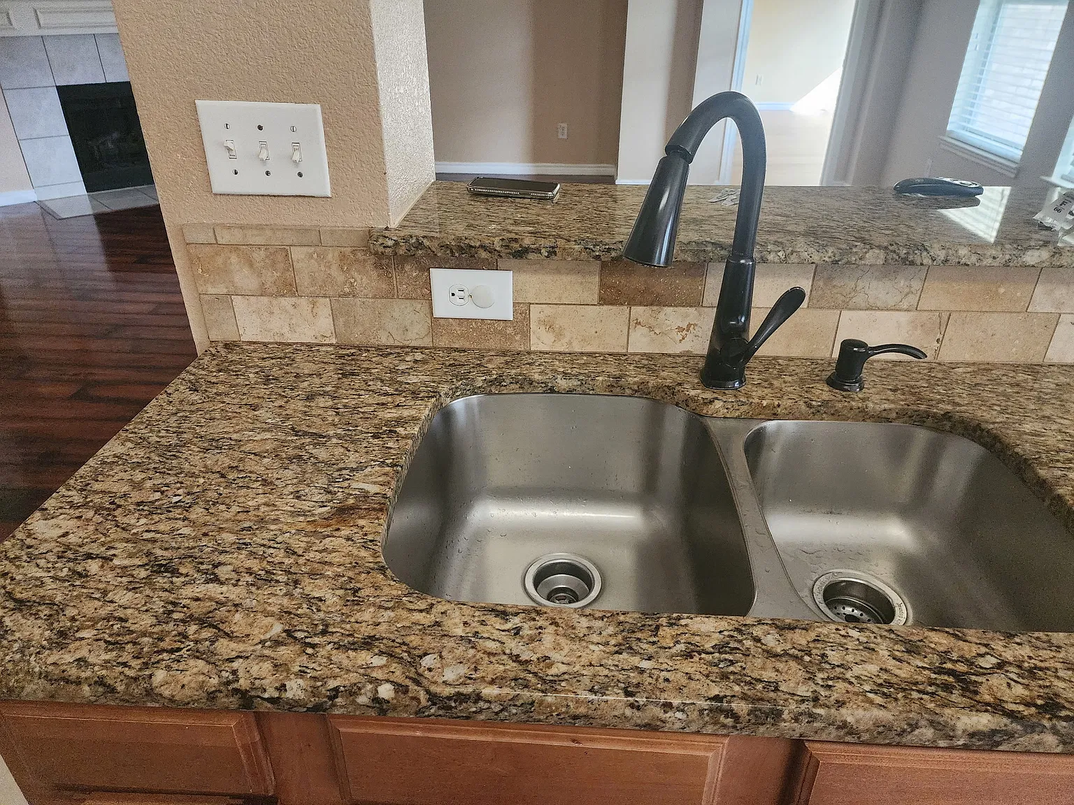 9314 Water Bend Dr — Photo 3