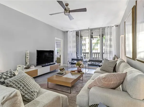 410 Bayfront PL #2205, NAPLES, FL 34102
