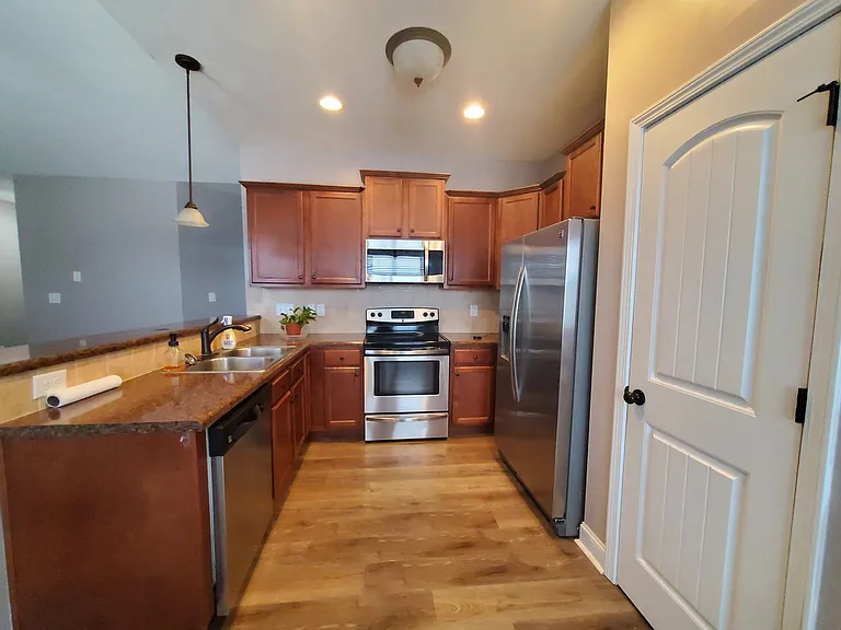 2244 Lakedale Dr — Photo 16