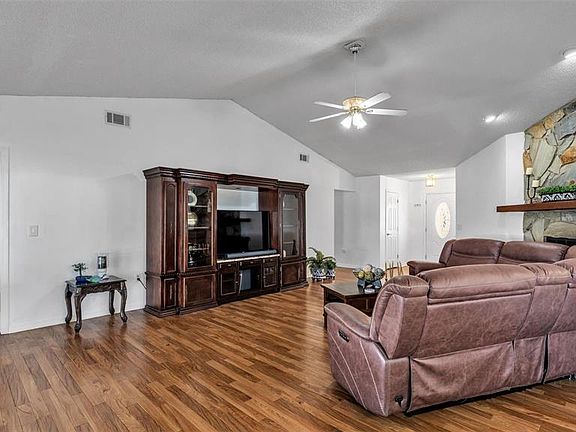 4th image of 5249 NICHOLS DRIVE W