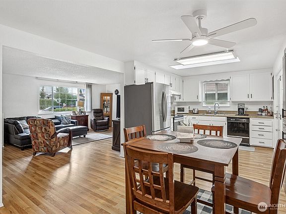 3rd image of 609 E 69th Street