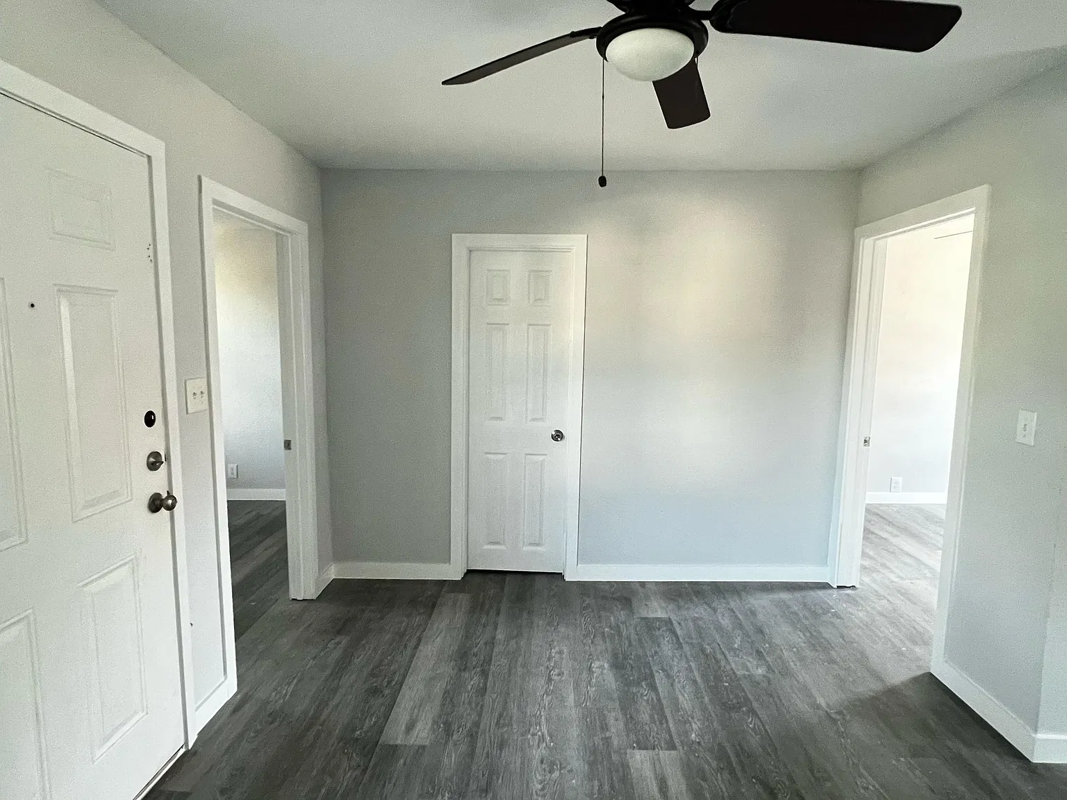 1007 W Saint Charles St — Photo 4