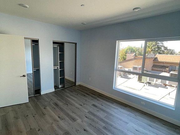 5th image of 10739 Kling St #301