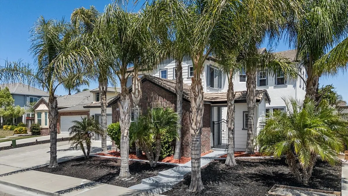 2431 Ogden Sannazor Court — Photo 3