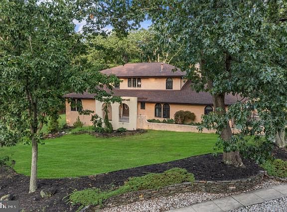 5th image of 40 Chippenham Dr