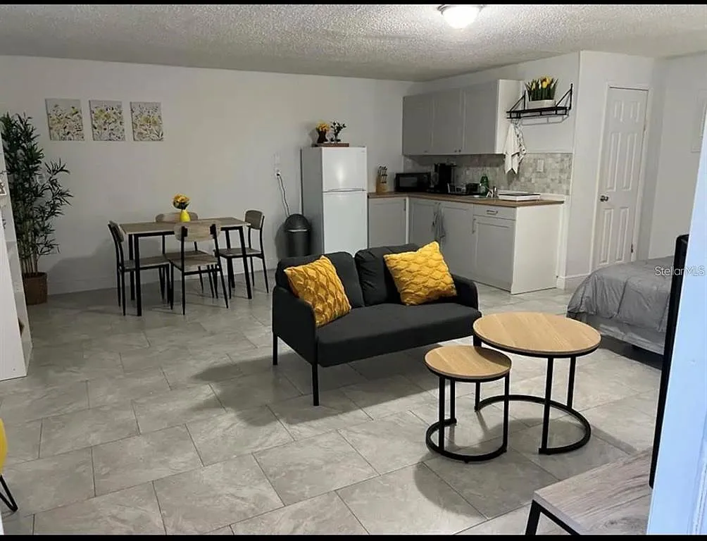 1 bed, 1.0 bath, 594 sqft, $1,375 — Photo 4