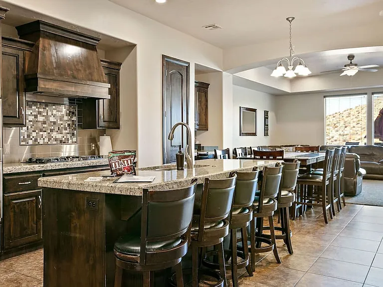 N Coral Ridge Dr — Photo 3