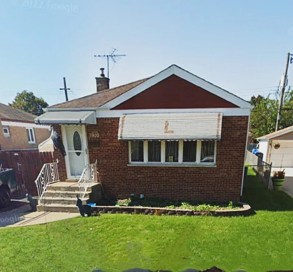 8230 S Kildare Ave photo 1