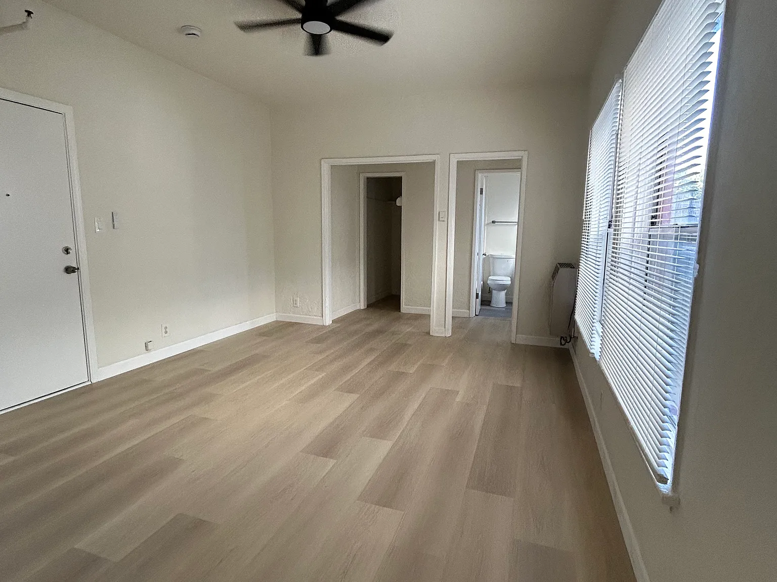 4367 Oakwood Ave — Photo 3