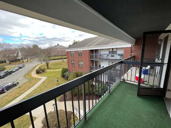 (undisclosed Address), Needham Heights, MA 02494