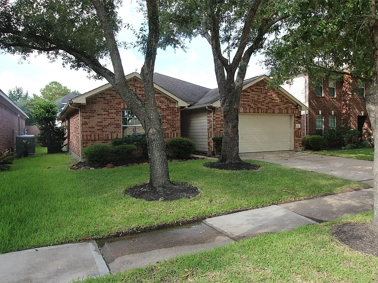 16531 Sperry Gardens Dr — Photo 2