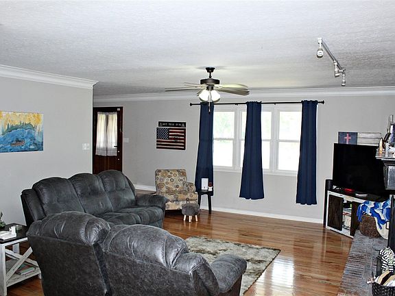 2nd image of 1725 Sherwood Way