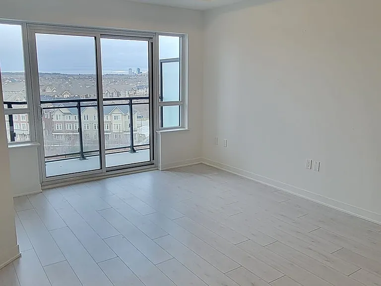 395 Dundas St W #734 — Photo 3