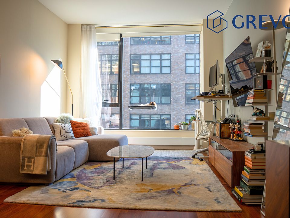 1st image of 255 Hudson St APT 5F