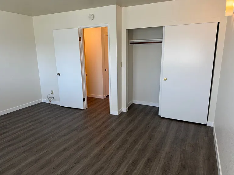 1736 Cable St #3 — Photo 22