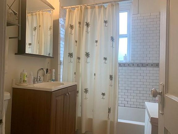 5th image of 1960 W Leland Ave #1