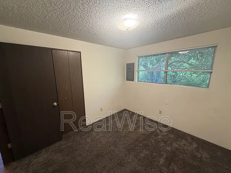 1229 NW Highland Ave #B — Photo 12