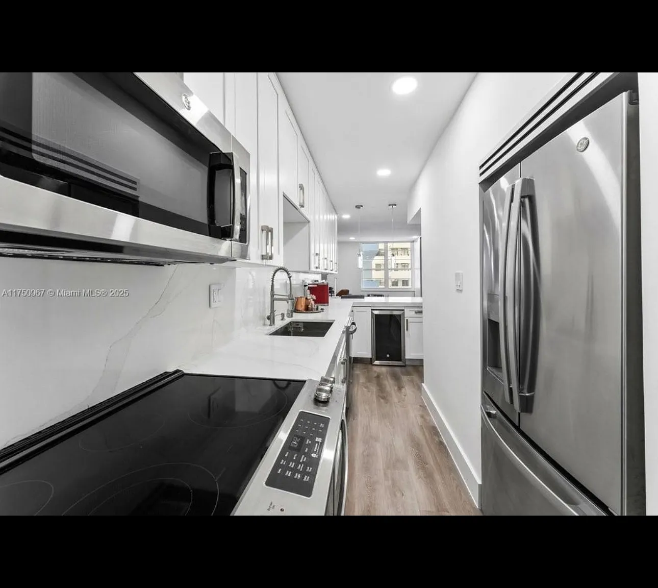 Studio, 550 sqft, $2,395 — Photo 4