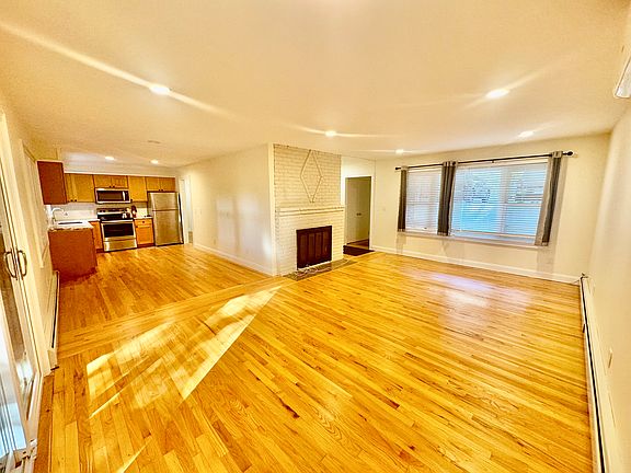 4th image of 121 Washington Ave N Floor 1