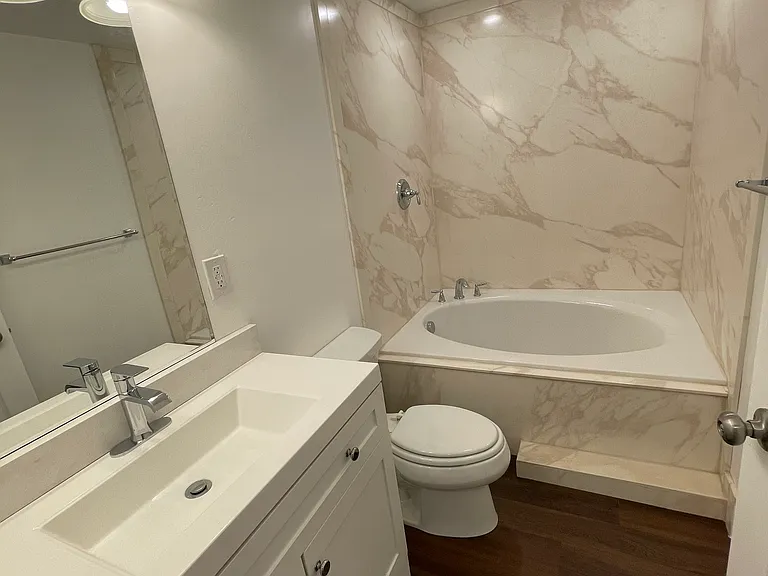 524 E Elm Ave — Photo 3