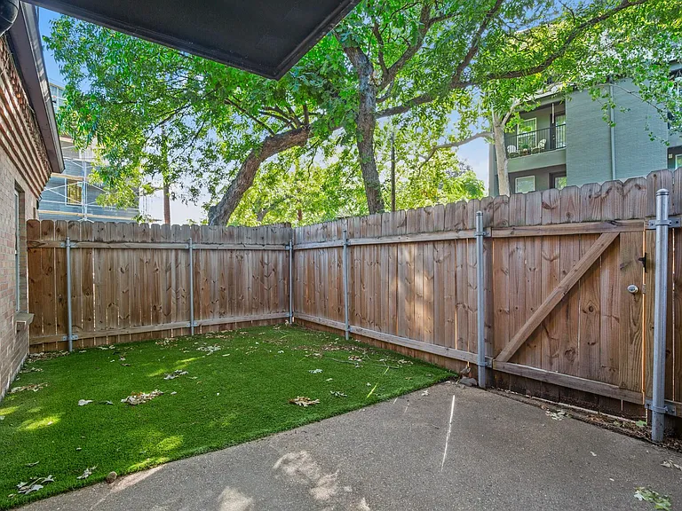 2020 S Congress Ave #2102 — Photo 18
