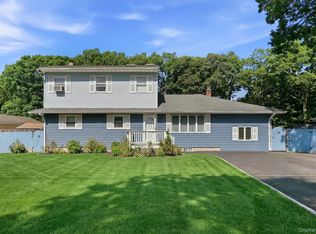70 Avenue A, Holbrook, NY 11741