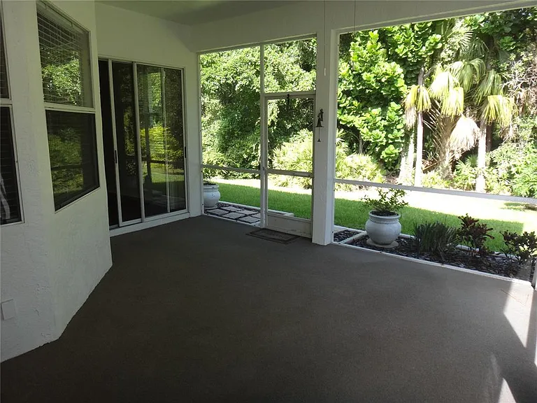 Westbourne Cir — Photo 20