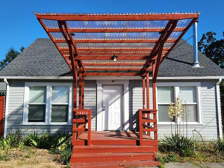 15212 Washington Ave SW — Photo 2