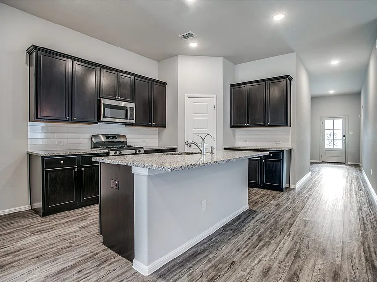 5825 Rostherne Dr — Photo 3