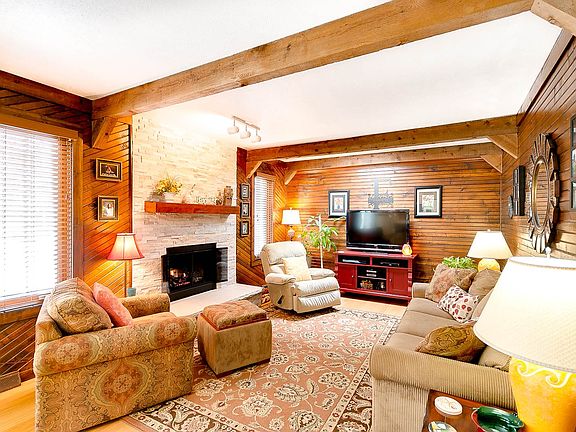 5th image of 52836 Farmingdale Dr