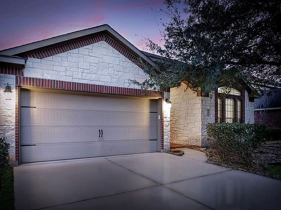 2nd image of 171 Black Swan Pl