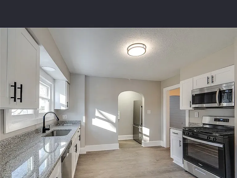 1835 Thornapple Ave — Photo 4