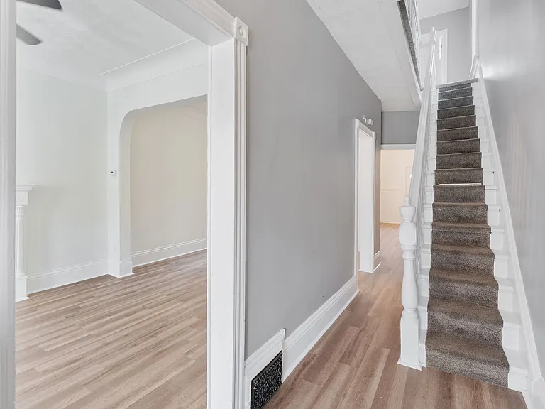 40 Ashley St — Photo 3