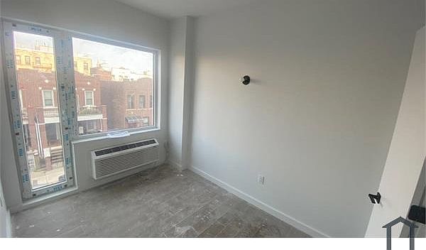 2nd image of 2103 Union St #3H