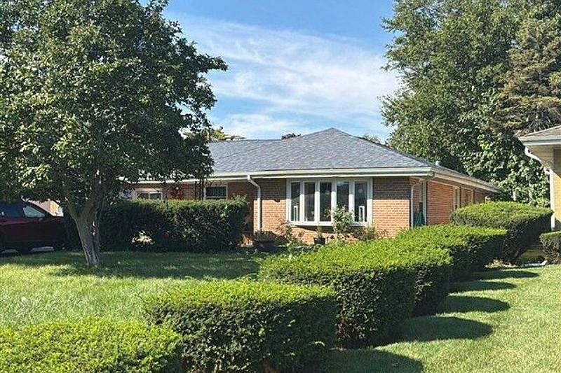 1st image of 412 Buckthorn Ln