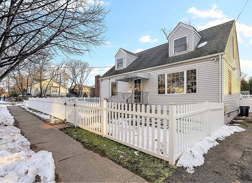 1st image of 411 Broughton Ave