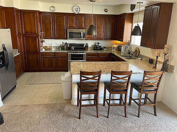 5th image of 1102 Shiraz Blvd