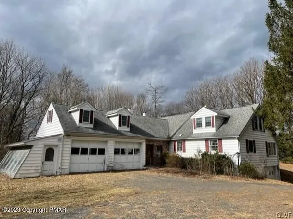 209 Keller Dr, Stroudsburg, PA 18360