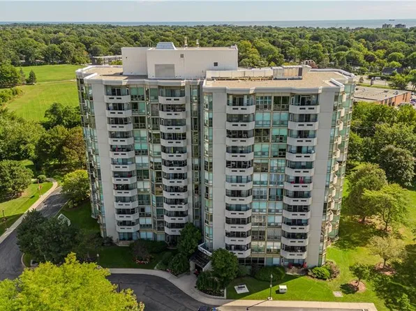 5080 Pinedale Ave #1006, Burlington, ON L7L 5V7