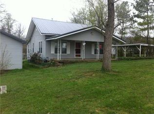 409 Lee Ave, Huntsville, AR 72740
