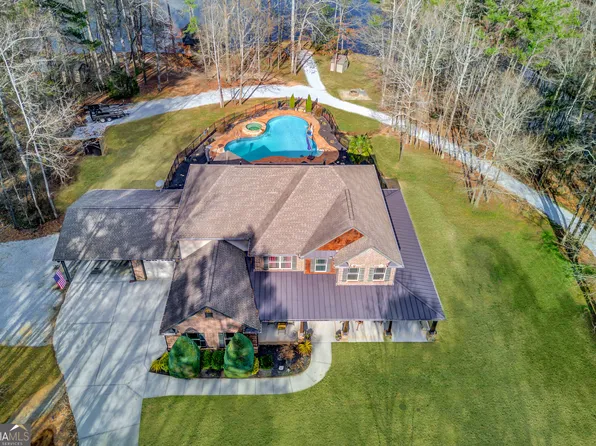 245 Lakeshore Dr, Jefferson, GA 30549