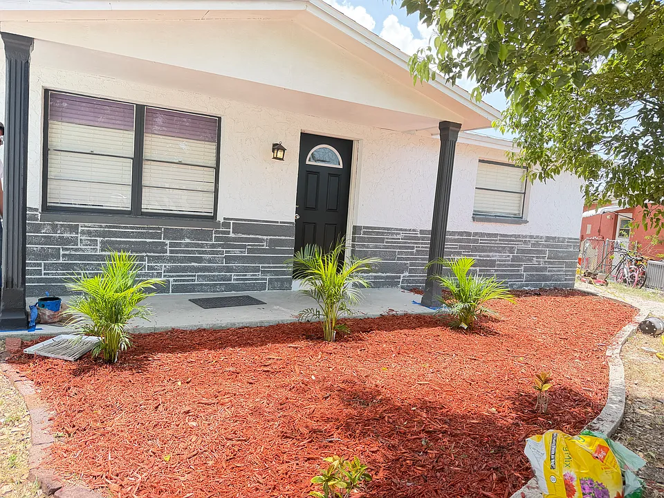 12806 Vassar Ct