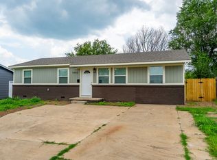 5942 N Garrison Pl, Tulsa, OK 74126
