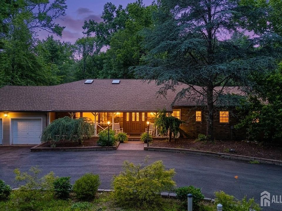 1st image of 109 Fresh Ponds Rd