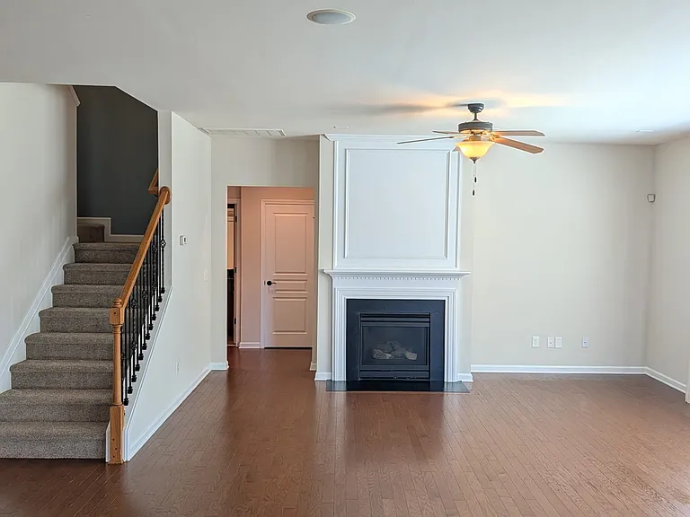 2428 Averon Dr — Photo 36