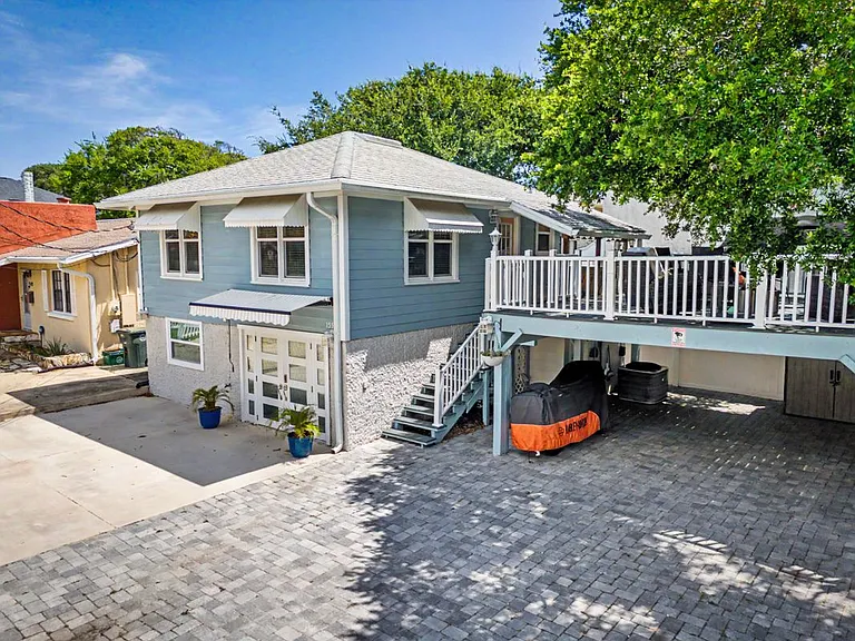 155 S Wild Olive Ave — Photo 3