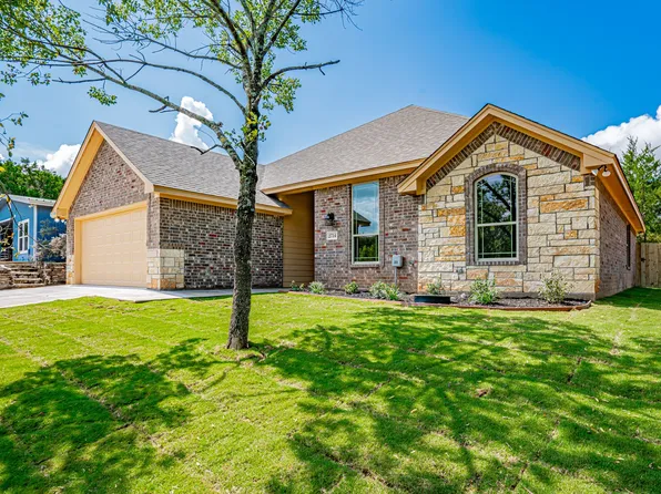 2714 Austin Dr, Granbury, TX 76048